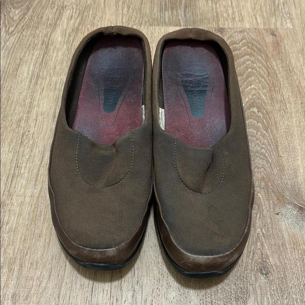 MERRELL | Women's Brown Spire Q Form‎ Air Cushion Comfort Slip on Slides, Size 9
